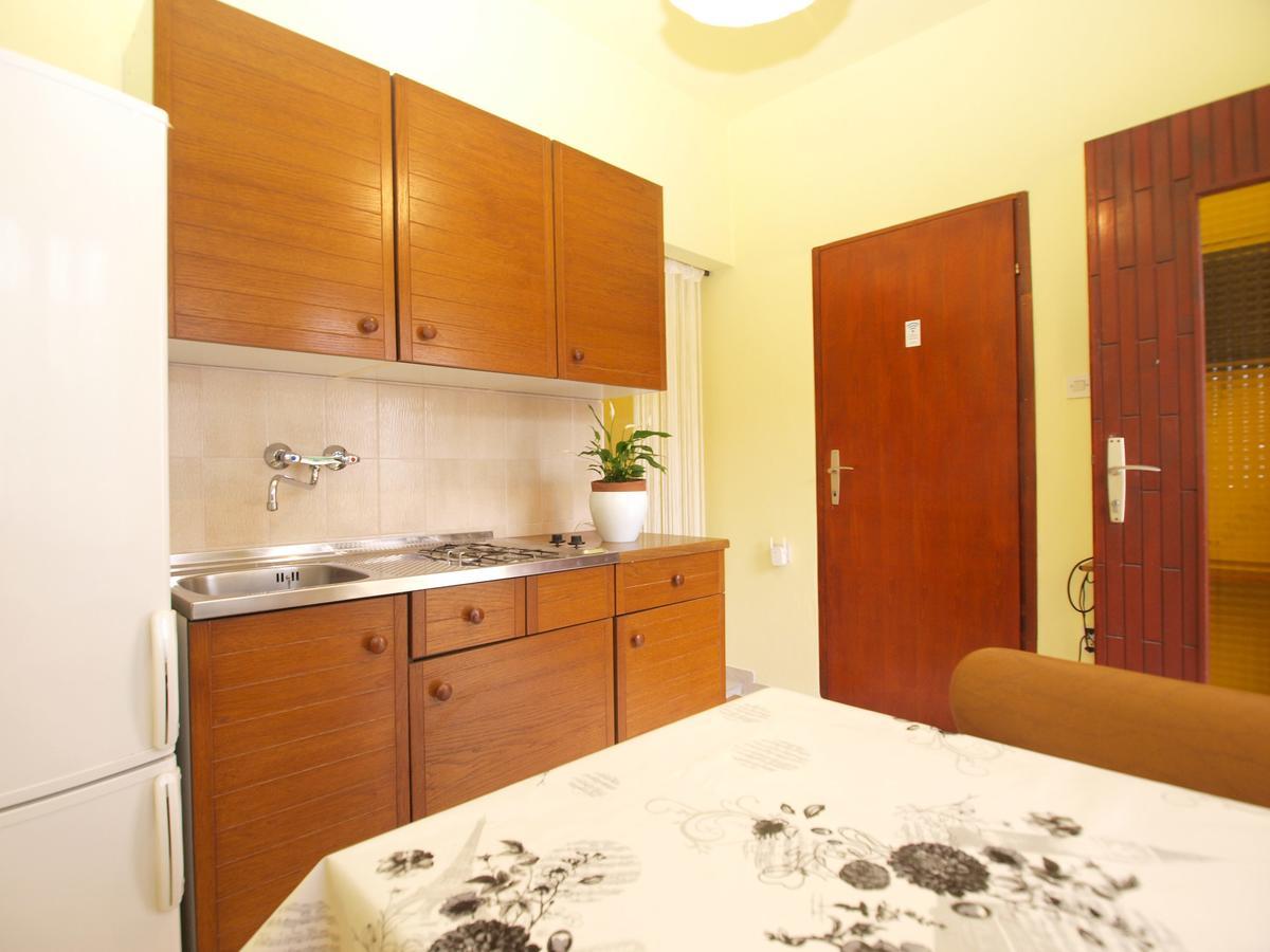 Apartments Luciano 1576 Liznjan Exterior photo