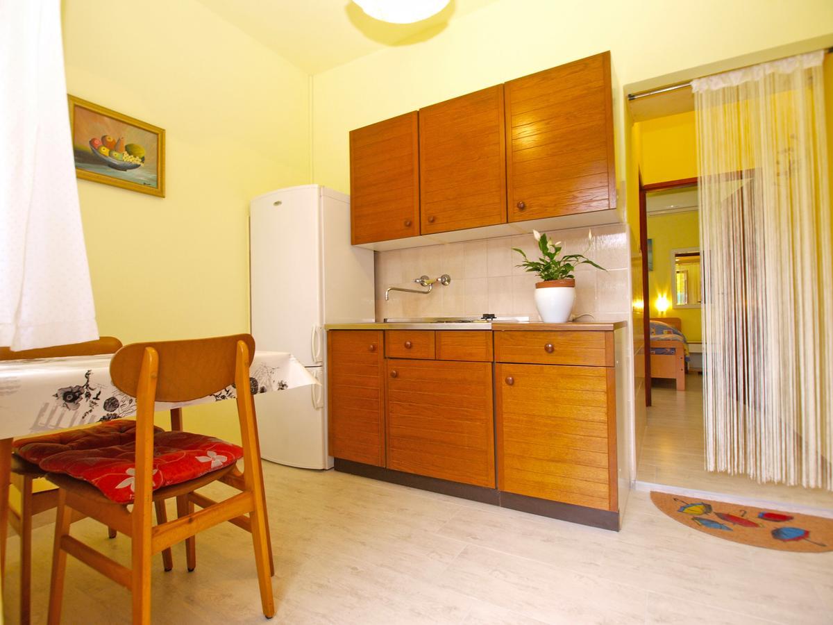 Apartments Luciano 1576 Liznjan Exterior photo