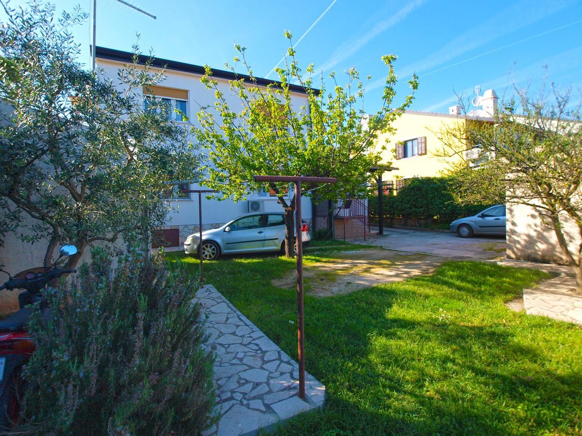 Apartments Luciano 1576 Liznjan Exterior photo